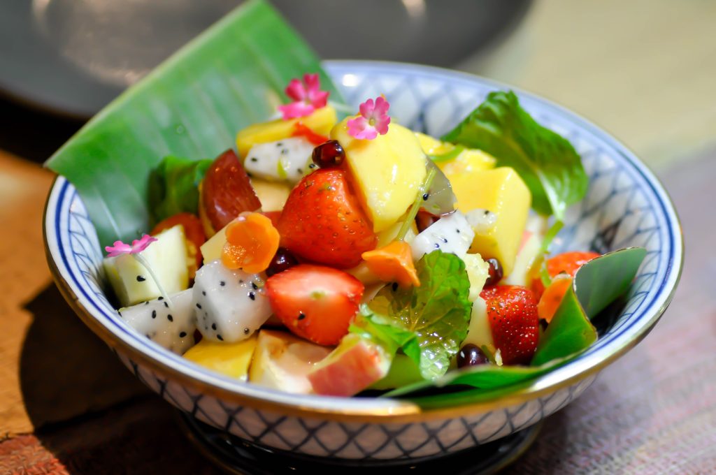 Salada de frutas com iogurte grego