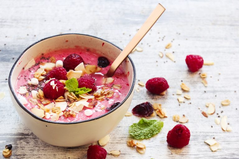 Smoothie Bowl de Frutas Vermelhas e Sementes